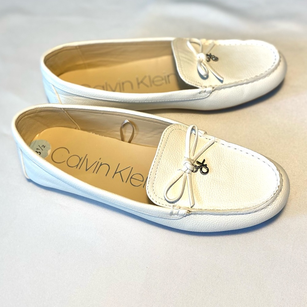Calvin Klein Loafers Flat White with Bow Knot Charm Driving Moccasins - Picture 11 of 16